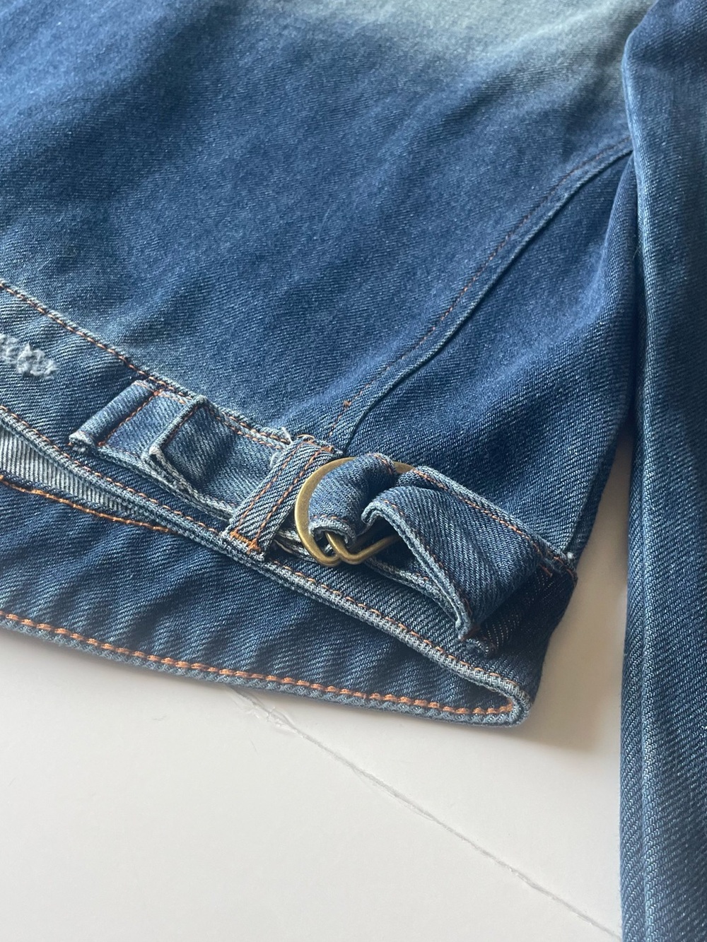 Evereve Jean Denim Buckle Distressed Jacket Size L - Picture 14 of 14